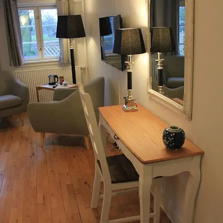 Bed & Breakfast Ellegaarden *